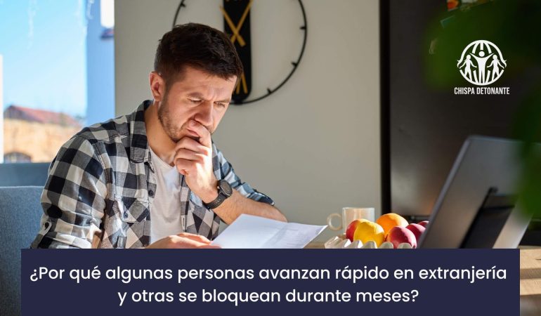 Persona recibiendo orientación estratégica para un proceso de extranjería en España con acompañamiento profesional.